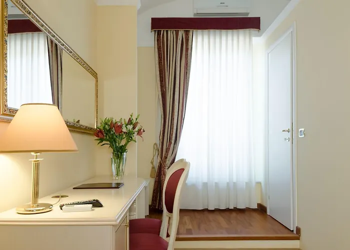 Relais Frattina 2* Rom